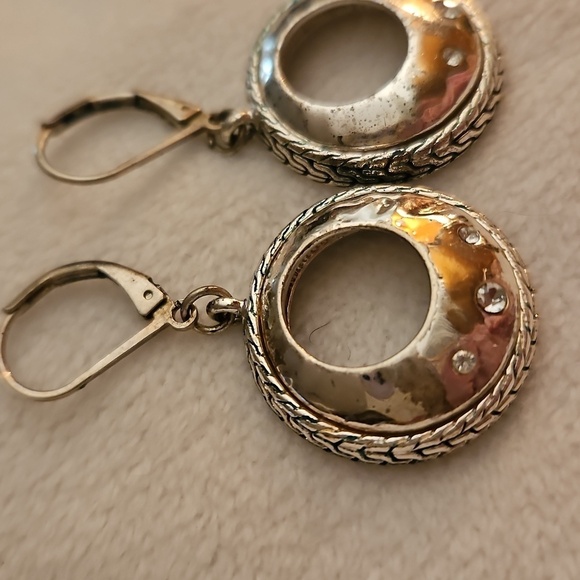 3/$30 Vintage Mod Round Dangle Leverback Earrings - Picture 4 of 5